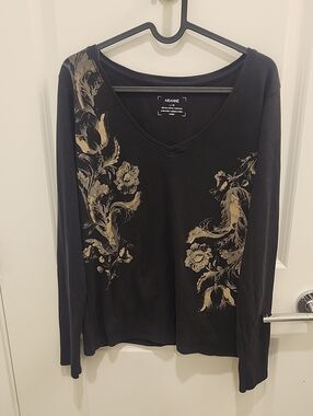 Arianne Black V-Neck Long Sleeve Top with Gold Floral Accents Womens Large